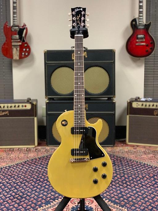 Les Paul Special in TV Yellow. Les Paul Special in TV Yellow.